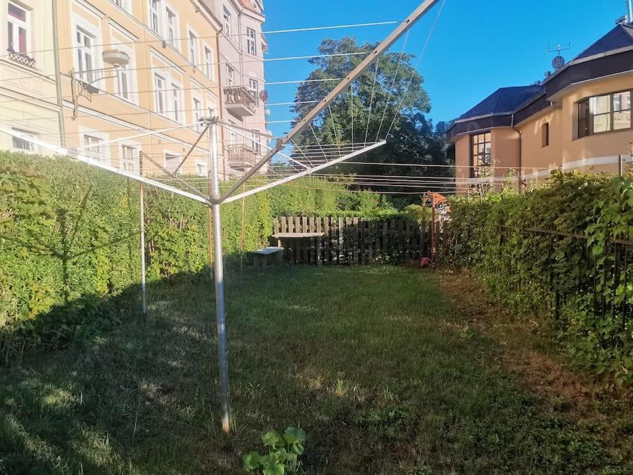 Ubytovani Ester - Utulny Byt V Lazenskem Centru Karlovych Varu Se Zahradkou Karlovy Vary Exterior foto
